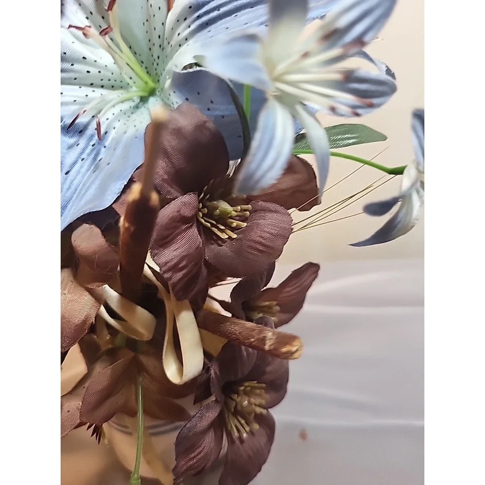 Vintage Clay in Mind‎ Floral Arrangement